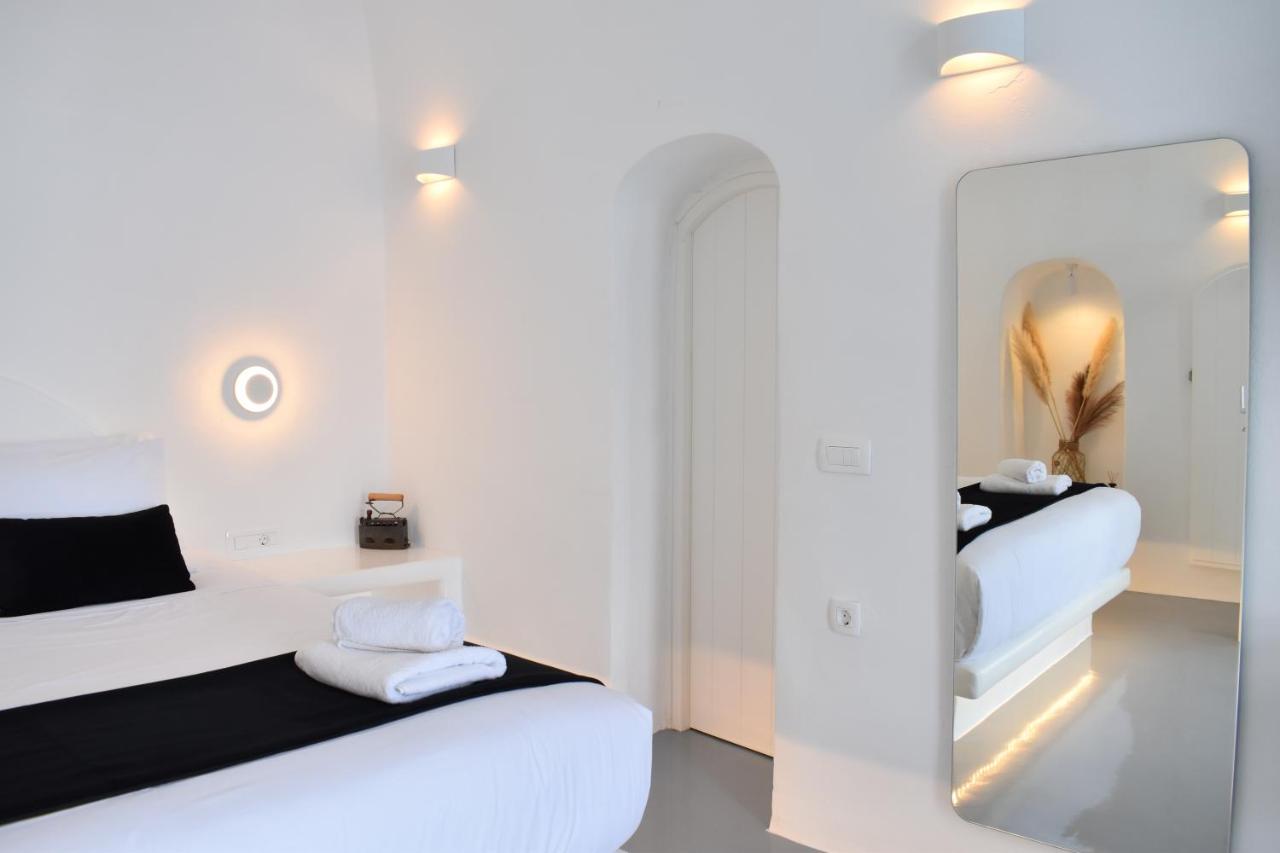 Oinos Luxury Suites Caldera เอีย ภายนอก รูปภาพ